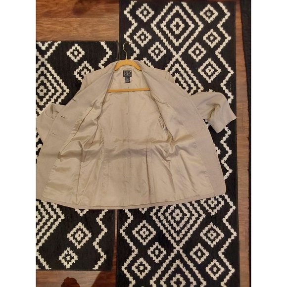 International Concepts Latte Look 3 Button Lined Lightweight Blazer. Size 8 - Picture 12 of 12